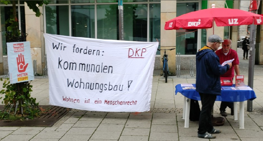 Infostand der DKP Heidenheim zum Aktionstag Wohnen