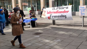 Foto vom Infostand zum internationalen Frauentag in Heideneheim